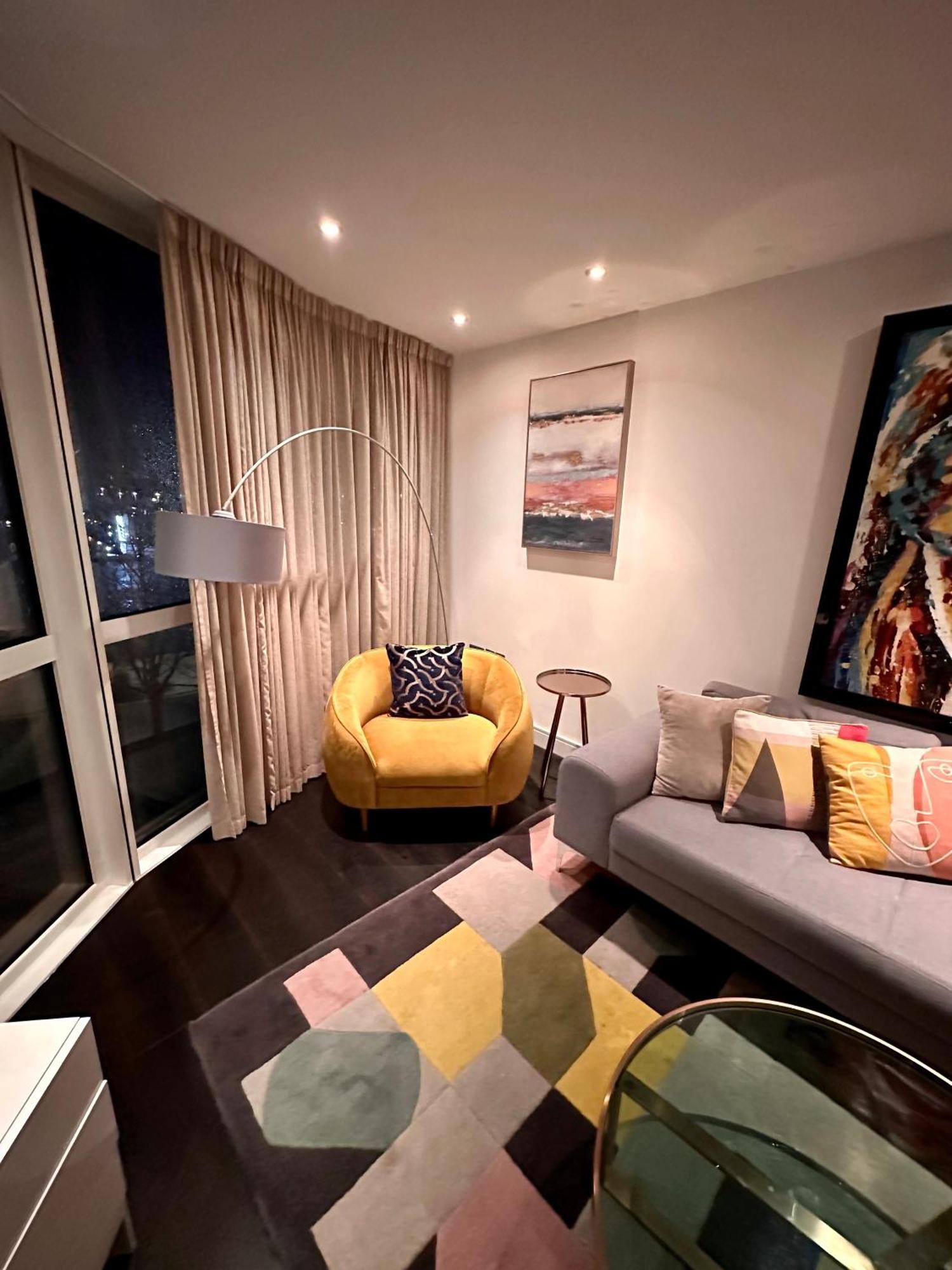פורטסמות' Gunwharf Quays Harbour Apartments מראה חיצוני תמונה