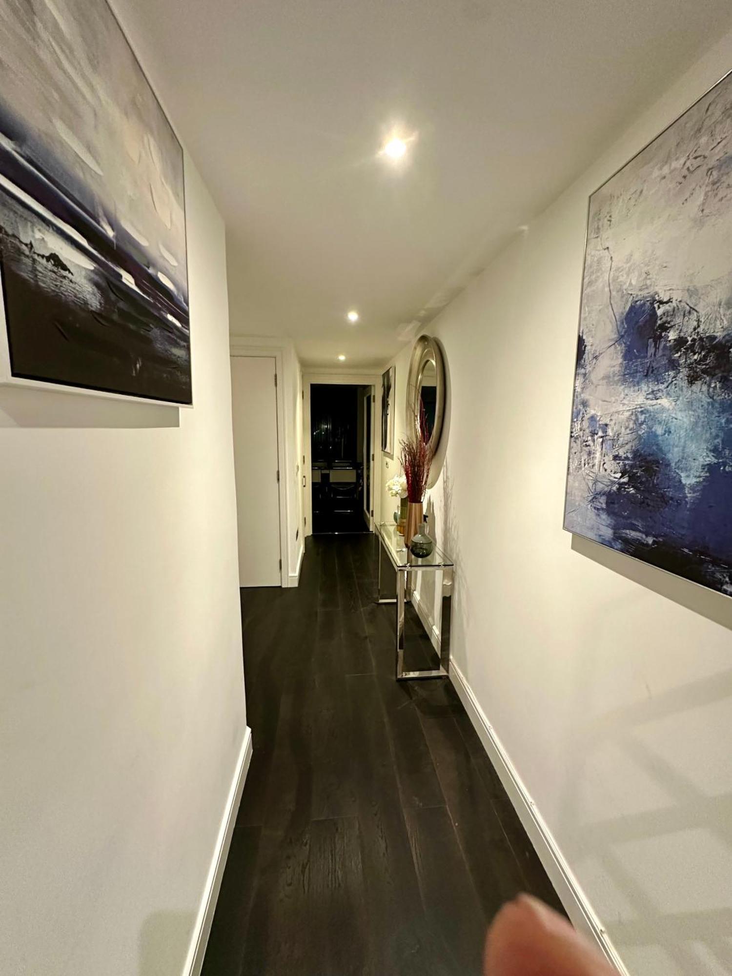 פורטסמות' Gunwharf Quays Harbour Apartments מראה חיצוני תמונה