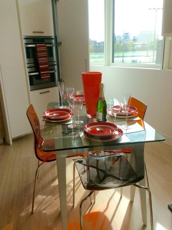 פורטסמות' Gunwharf Quays Harbour Apartments מראה חיצוני תמונה